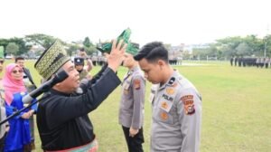 Polda Riau Wajibkan Personel Kenakan Tanjak dan Selempang Setiap Jumat, Perkuat Identitas Budaya Melayu