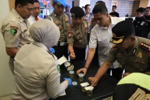 Kapolda Riau ,Tidak ada ampun bagi penguna narkoba.Seluruh personel tes urine mendadak.